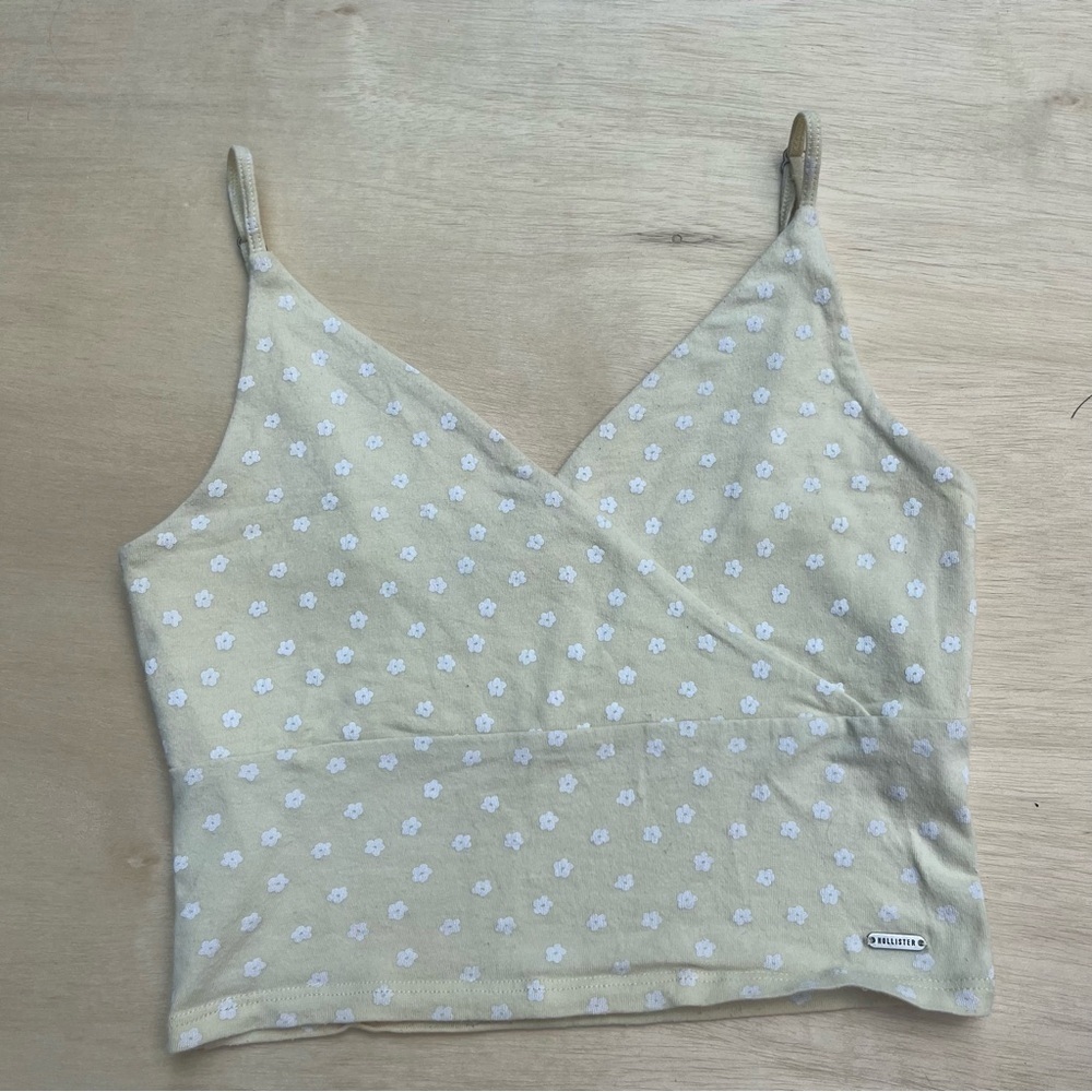 Yellow Floral Hollister XS Tank Top Cropped Fitted V Neck Summer Layer Casual
